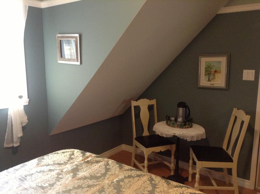 Douces Evasions Bed and Breakfast Saint-Anselme Exteriör bild