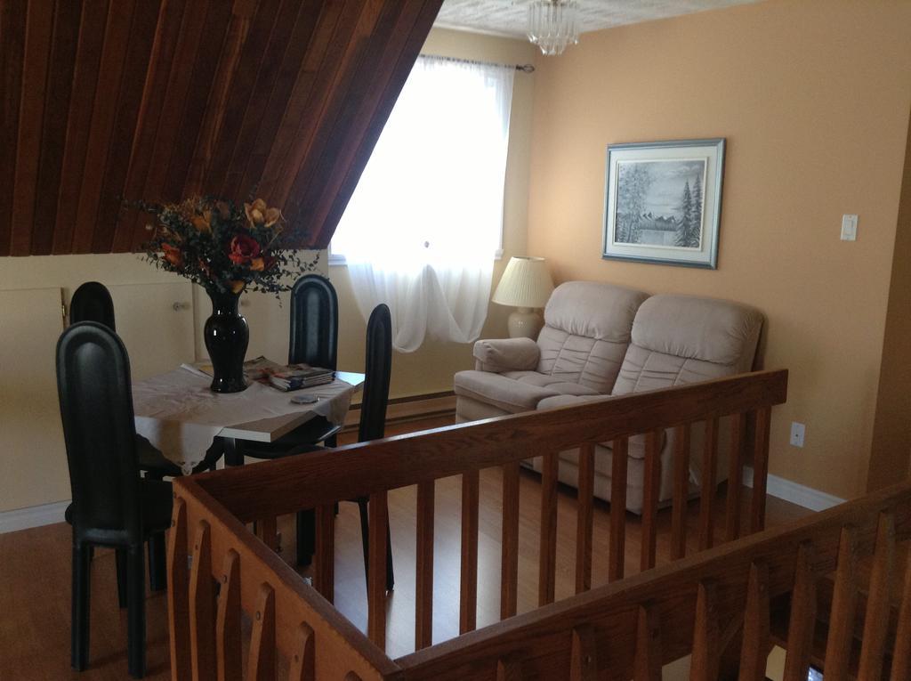 Douces Evasions Bed and Breakfast Saint-Anselme Exteriör bild