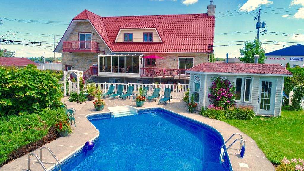 Douces Evasions Bed and Breakfast Saint-Anselme Exteriör bild